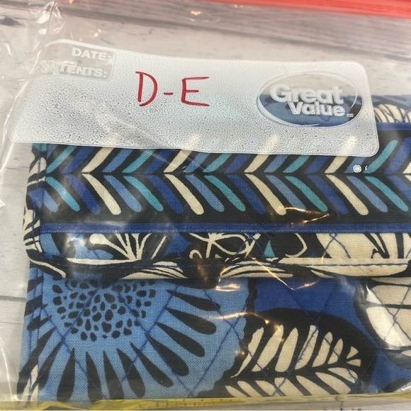 Vera Bradley Fold Over Wallet - Picture 9 of 9